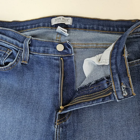Judy Blue Raw Hem Cuffed Jeans 13/31 - Picture 4 of 10